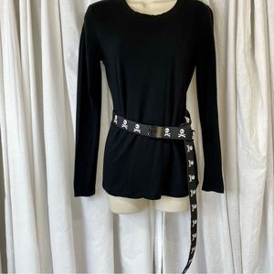 ⬇️ Skull & Crossbones adjustable nylon belt. Only worn once. Unisex!!